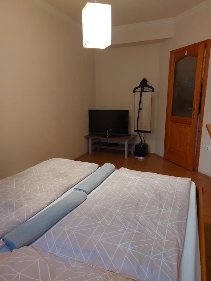 Lara Apartman Debrecen Exterior foto