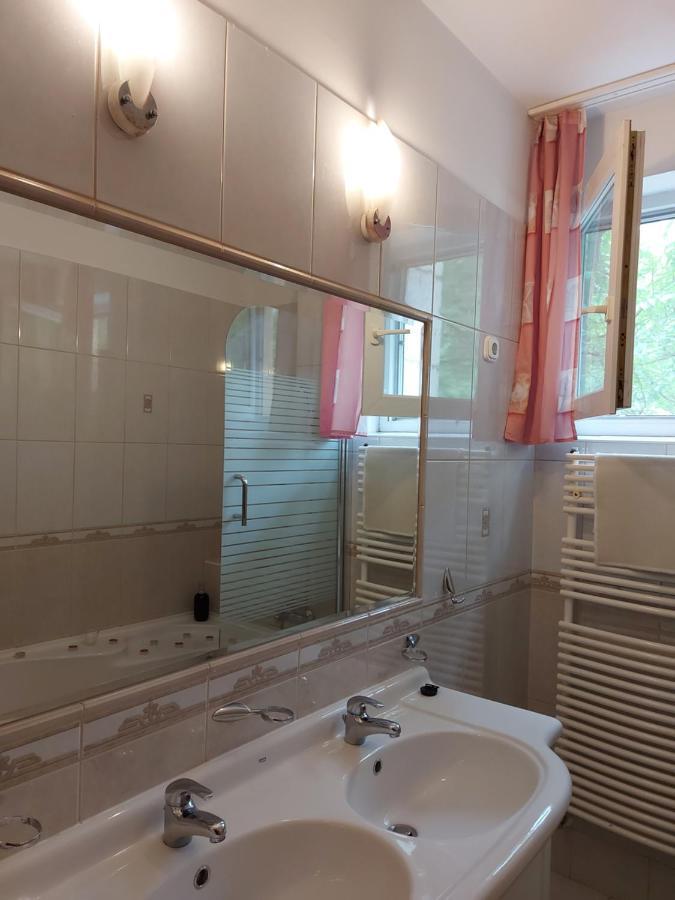 Lara Apartman Debrecen Exterior foto